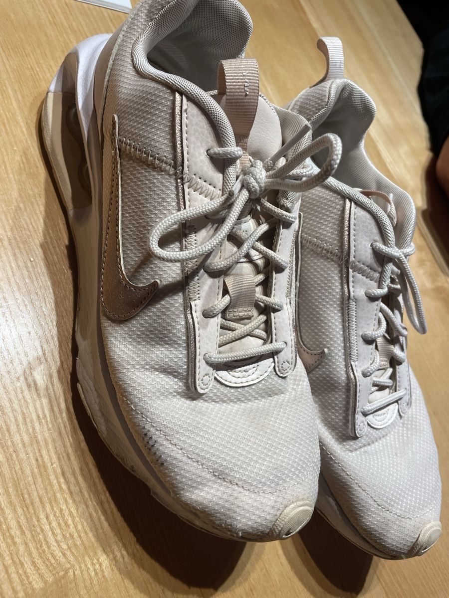 Scarpe da uomo: Nike Sport-Schuhe 40 – Usato da Wattwil venduto da Weinachtsmann