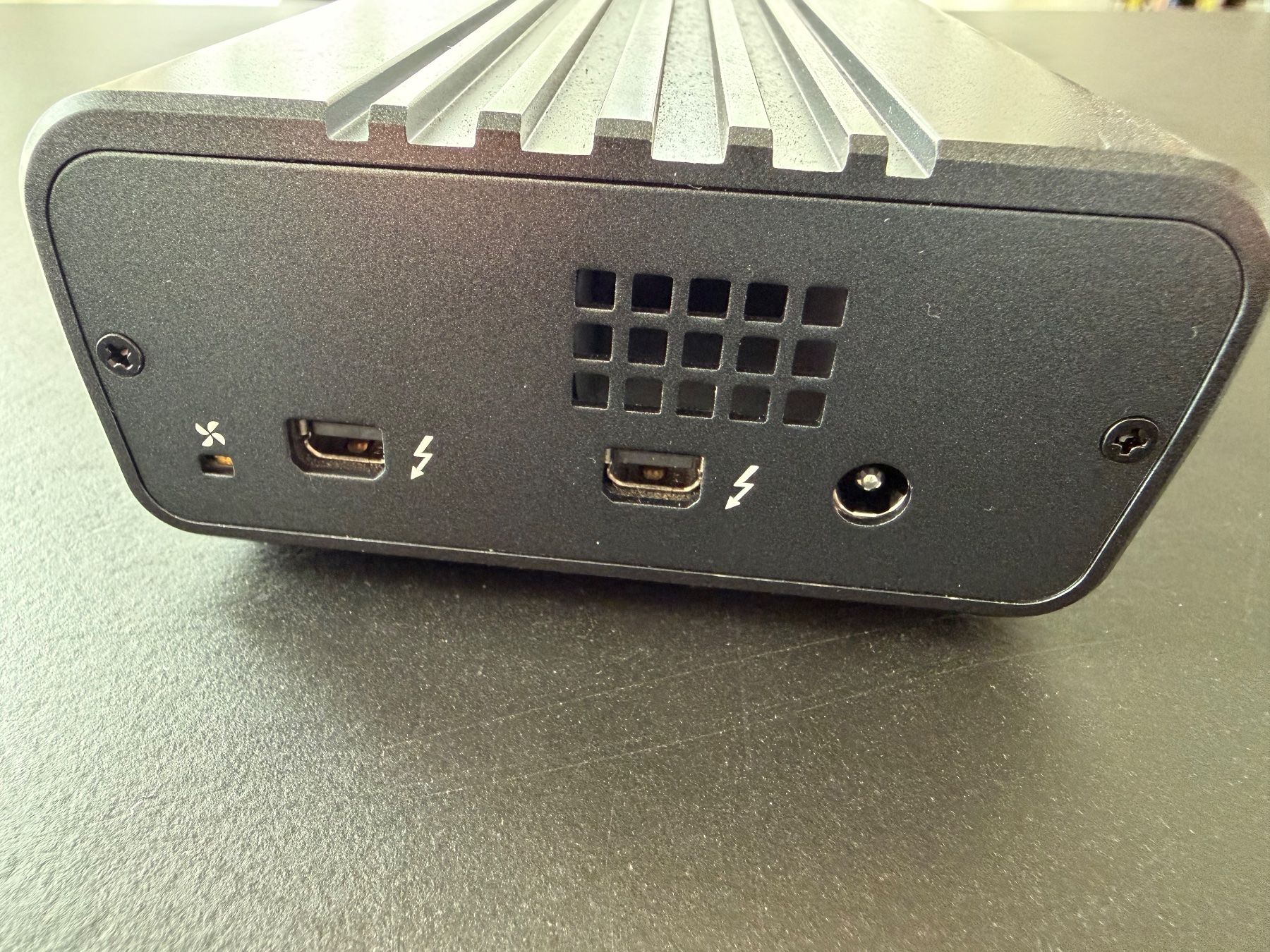 Lecteurs & Adaptateurs: PROMISE SANLink2 Thunderbolt 2 auf 10 Gbit/s Ethernet – D'occasion à Zürich par thomashahn 2