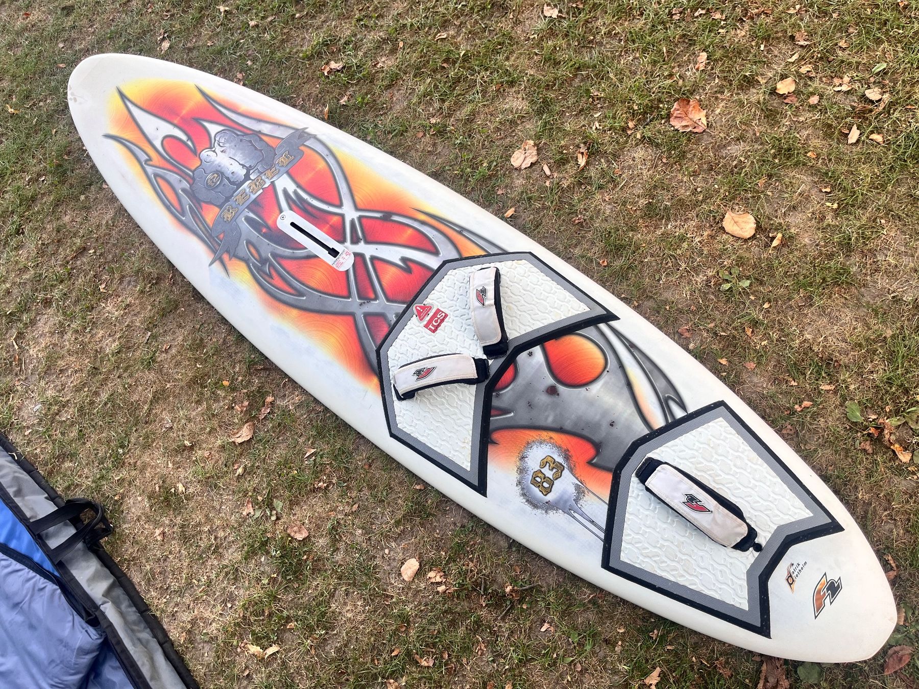 Surfboards & Schwimmbrette: Windsurf Waveboard F2 Rebell 82Liter – Gebraucht aus Richterswil von Traemlis