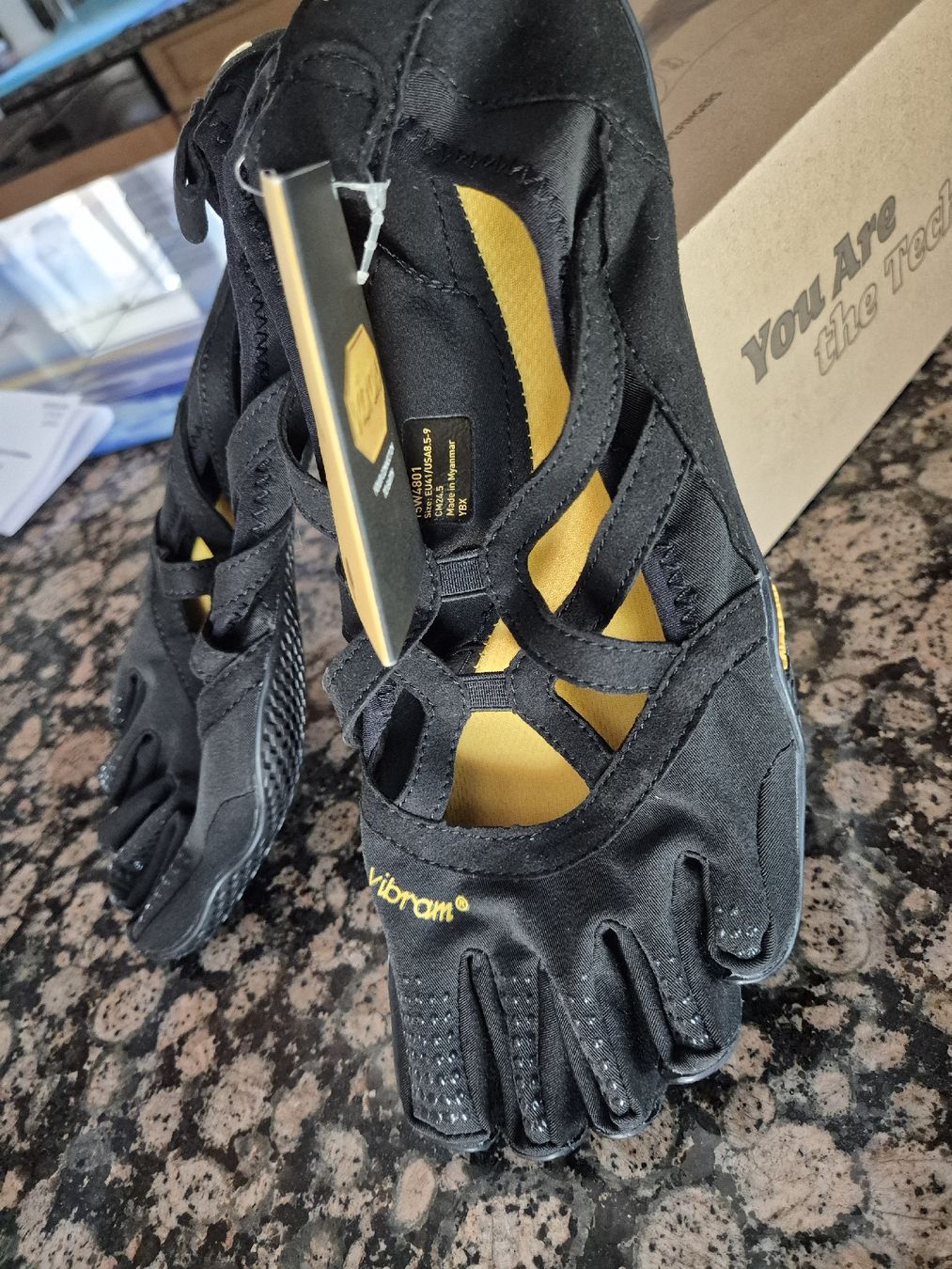 Vibram Chaussures femmes: Vibram Fivefingers Damen Alitza Loop 41 neu – Neuf avec emballage d'origine à Wald ZH par beauci05 5