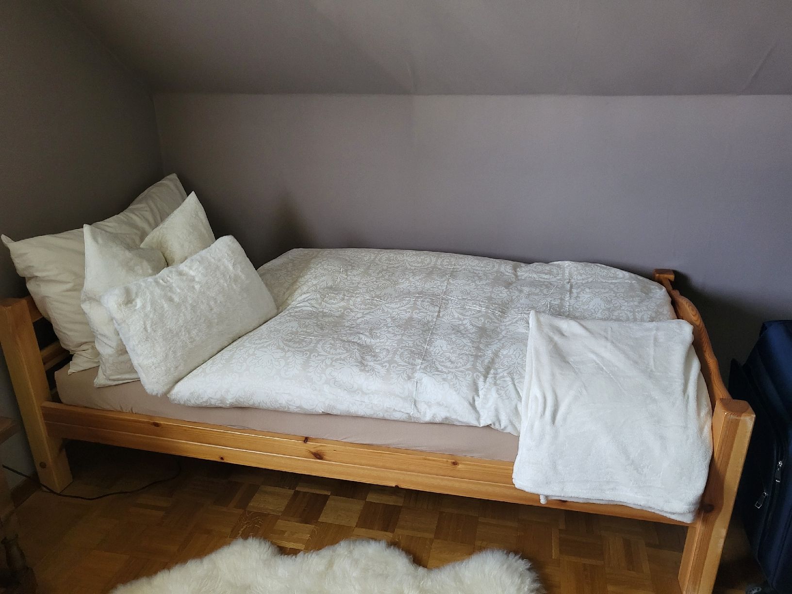 Lits: 2 lit en pin – D'occasion à Veyrier par sfr_hr8d 1