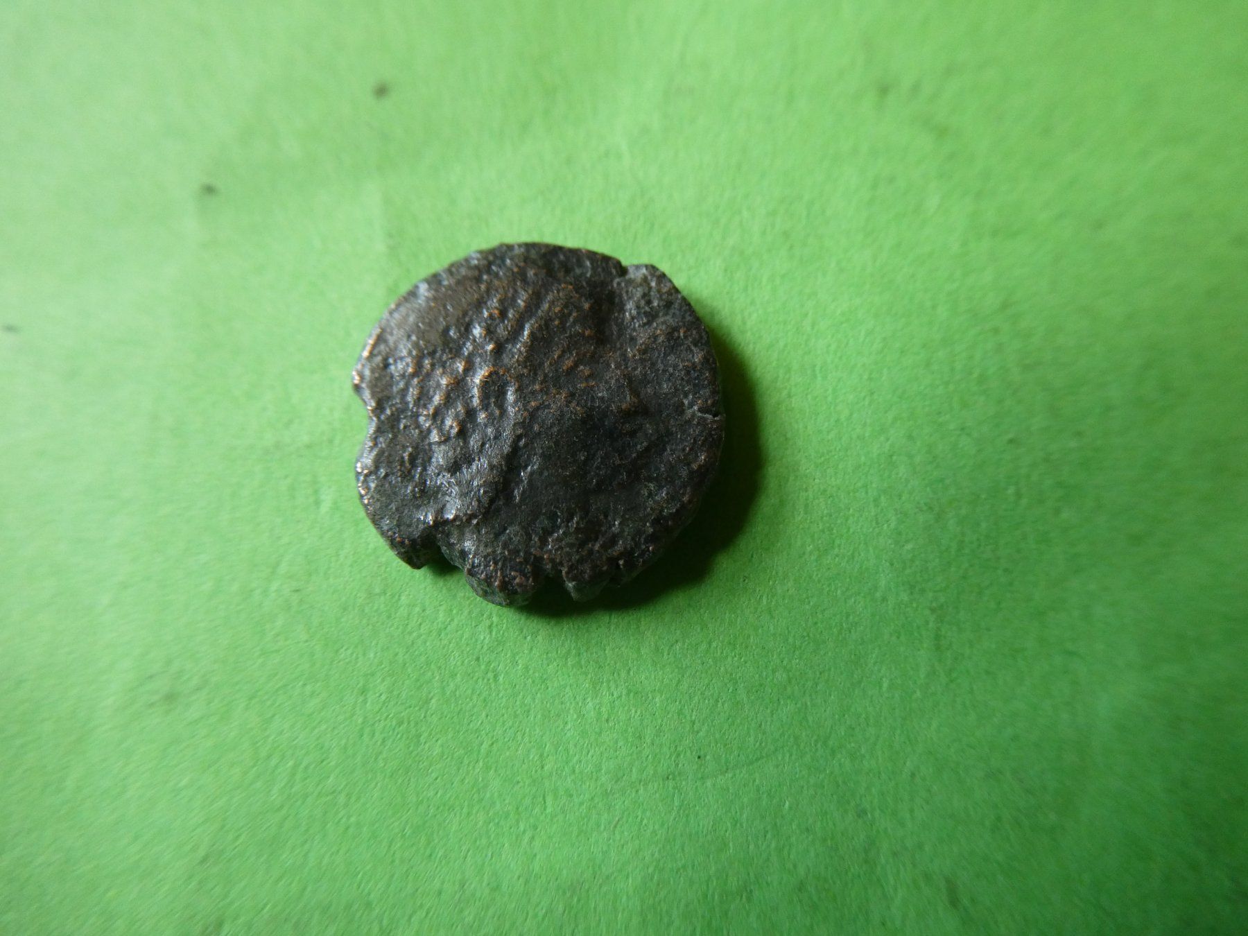 Tutti le monete: uralte Bronzemünze  12 mm     1.62 g – Usato da Hinterforst venduto da Rohusri