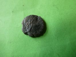 uralte Bronzemünze  12 mm     1.62 g