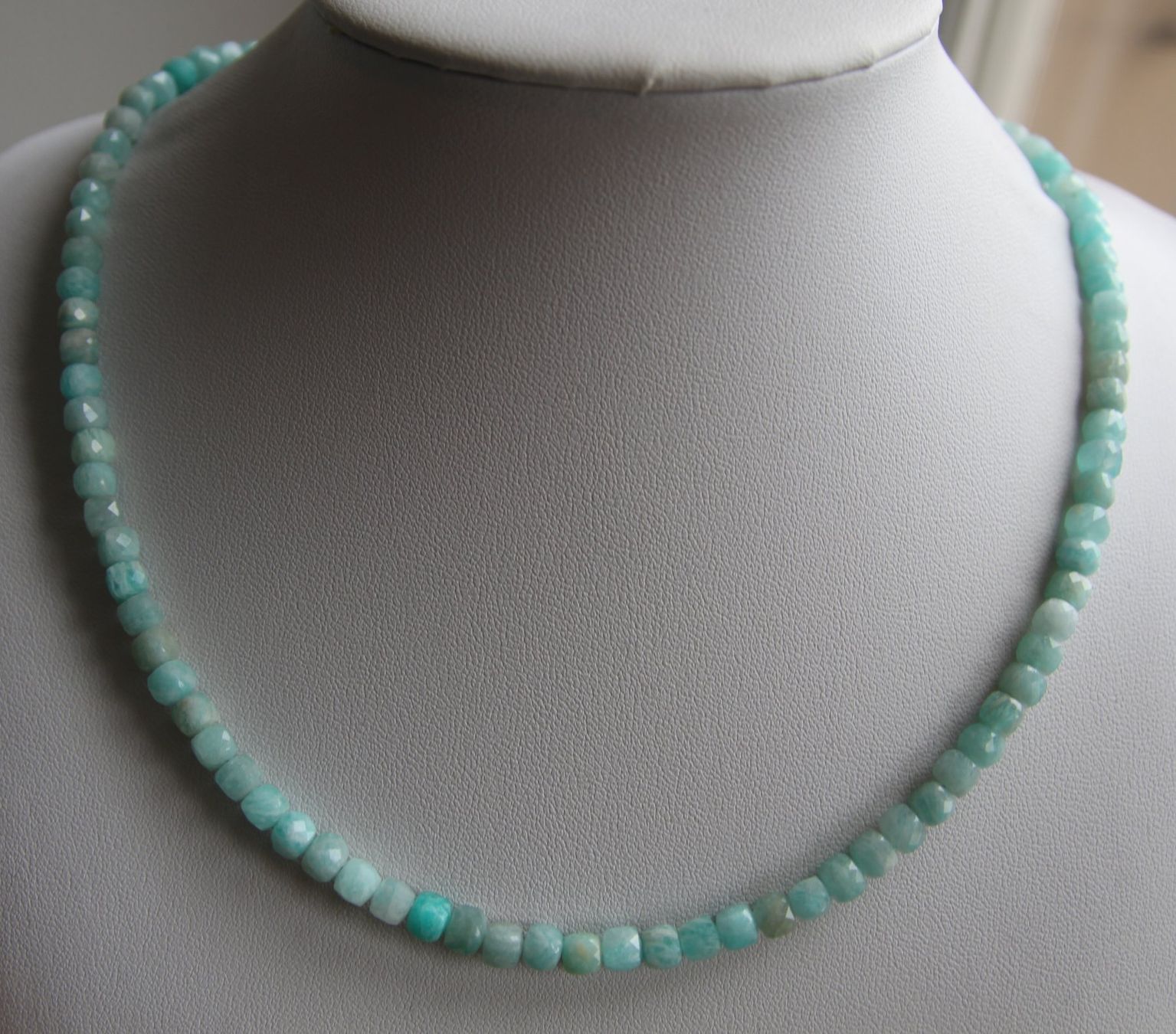 Catenine: NEU: Amazonit Würfel Kette Collier Magnetverschluss – Nuovo (secondo la descrizione) da Matten b. Interl venduto da EdelsteineInterlaken