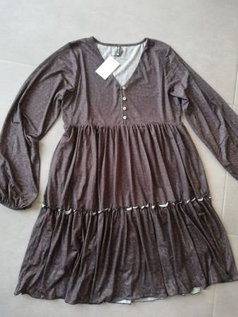 Schönes Kleid Gr. M neu