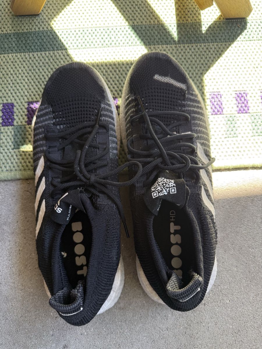 Scarpe da uomo: Adidas running shoes 46 – Nuovo (secondo la descrizione) da Zürich venduto da car_v988 1