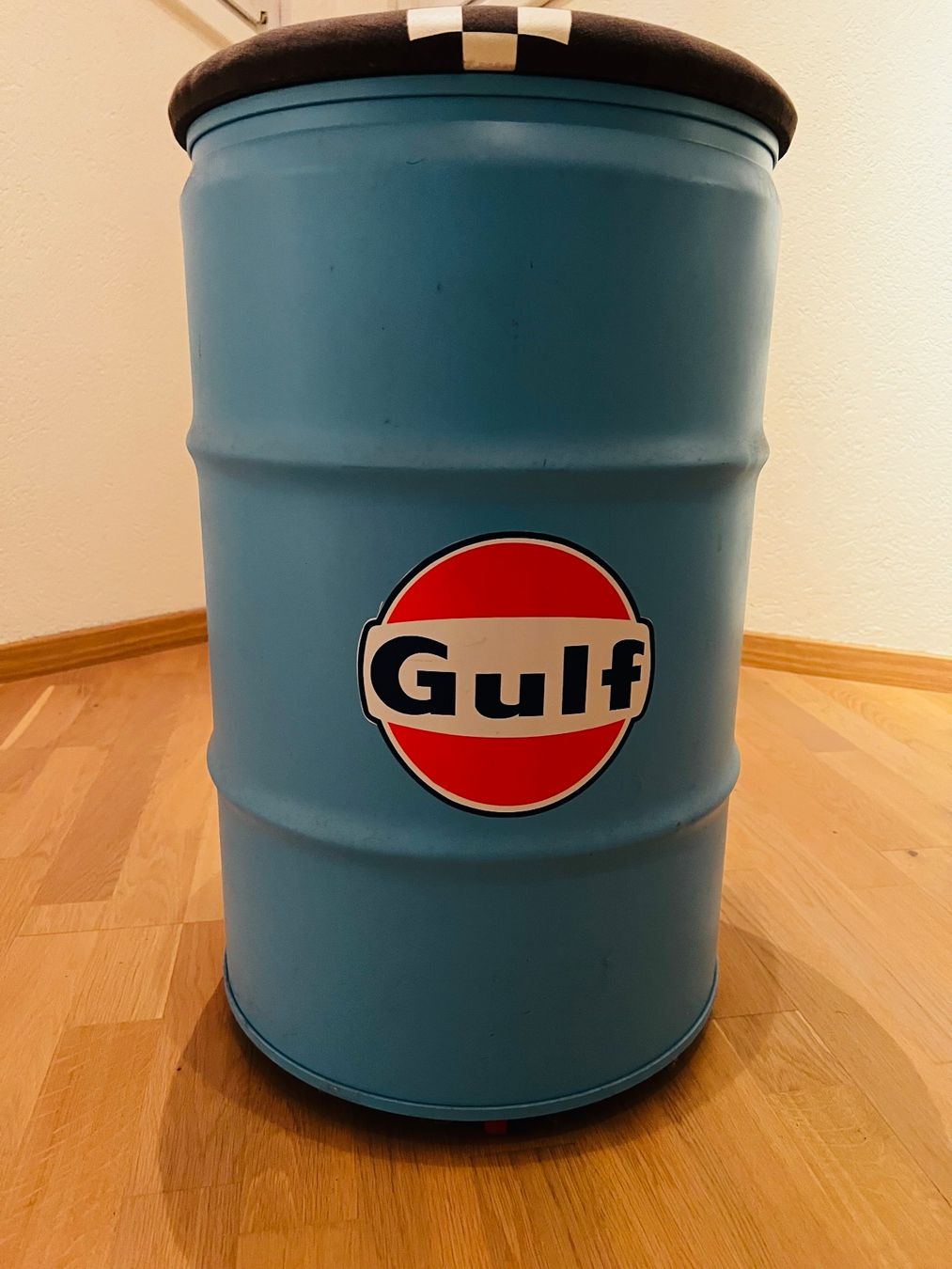 Hocker: Retro Hocker / Sitztonne "Gulf" - Garagen Deko Highlight – Gebraucht aus Erlinsbach SO von tinu883