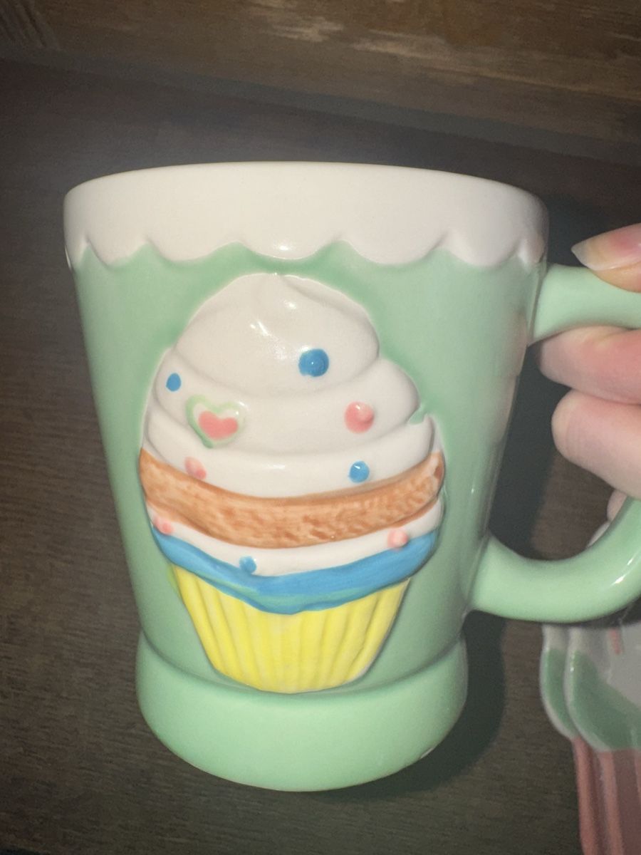 Piatti: 4 Dessertteller & 1 Tasse – Nuovo (secondo la descrizione) da Pfäffikon ZH venduto da lenaviktoria 3