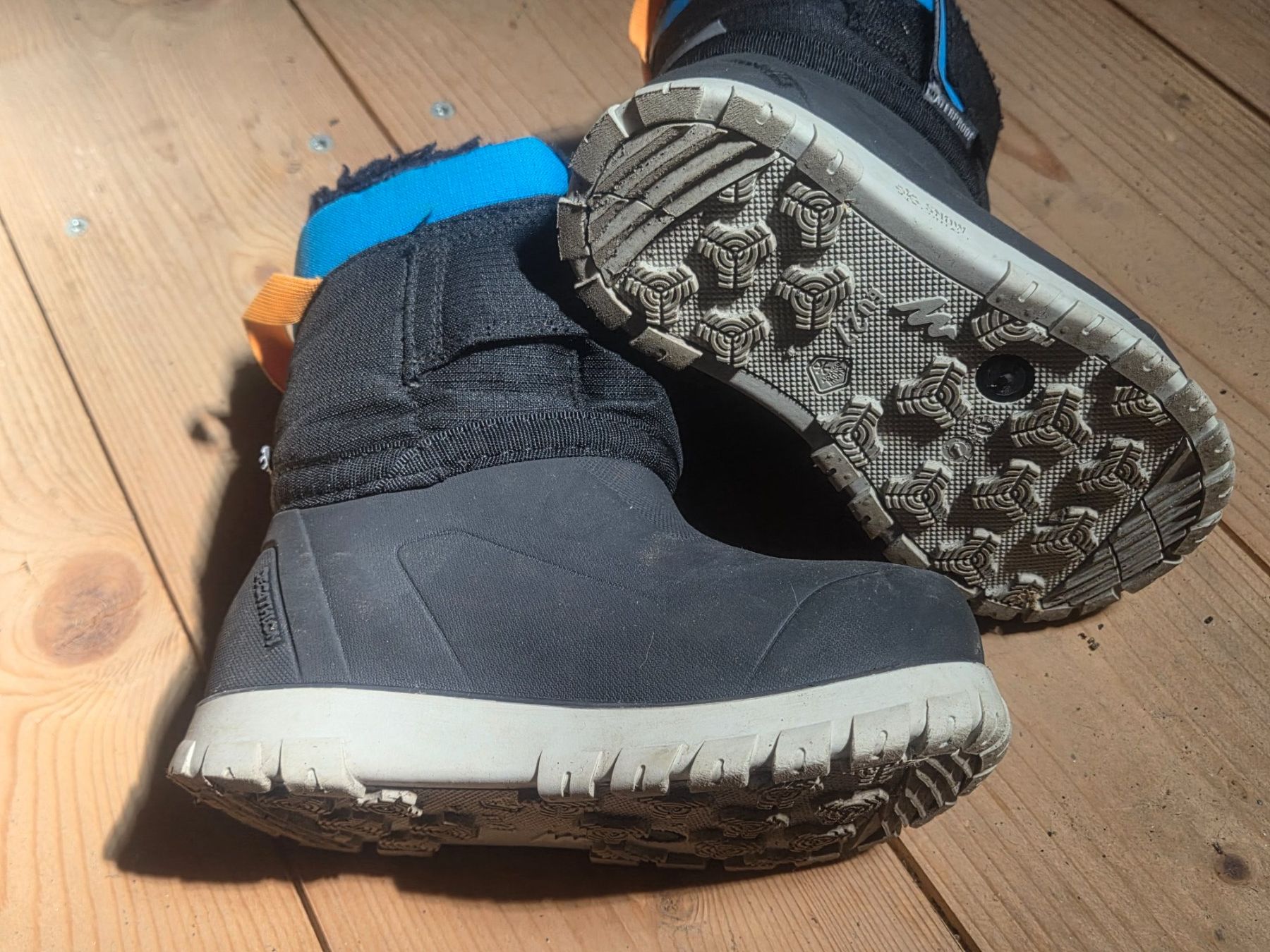 Decathlon Scarpe per ragazzi: Quechua Winterstiefel Grösse 27 – Usato da Bertschikon venduto da ann_2ysd 2