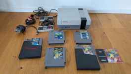 Nintendo NES Set komplett mit 5 Spielen, 2 Controllern