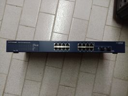 Netgear ProSafe 16 port Gigabit smart switch GS716T