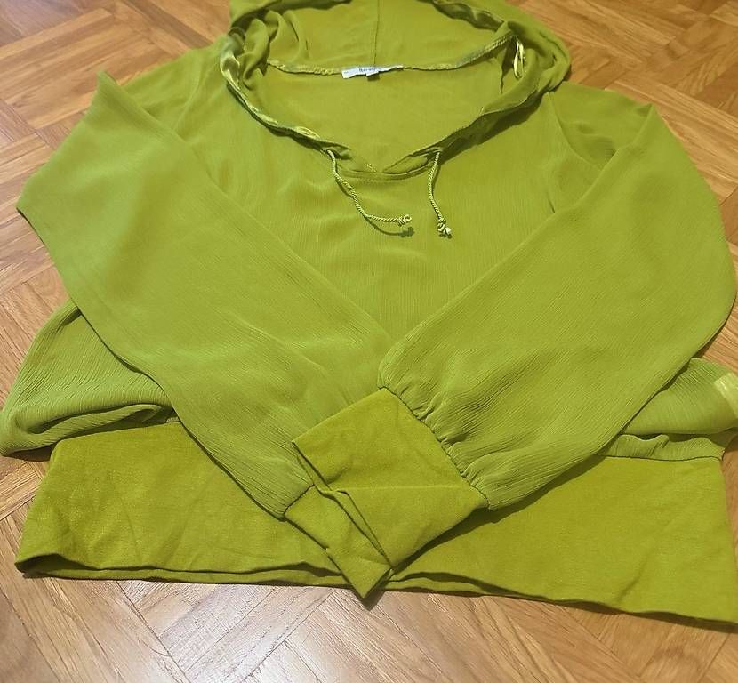 Bershka Top: Haut transparent vert Bershka taille M – Usato da Lausanne venduto da loi_8msc 1