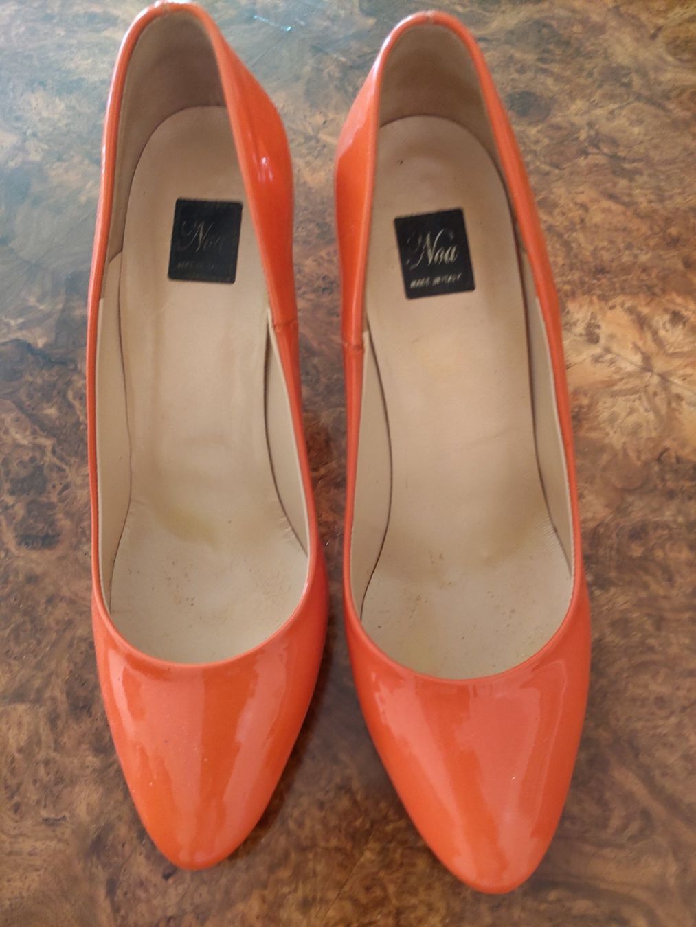 Scarpe da donna: Orangefarbige echtes Lackleder Pumps – Nuovo e nell'imballaggio originale da Küsnacht ZH venduto da katalinw 1