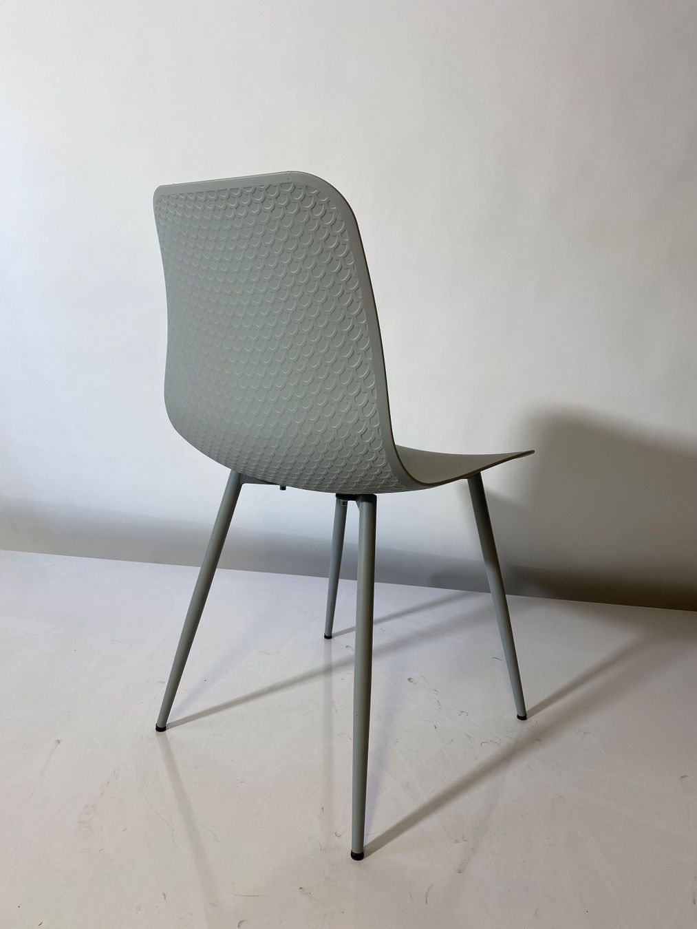 Chaises: Stuhl mit Eyecatcher – D'occasion à Otelfingen par dekor01 2