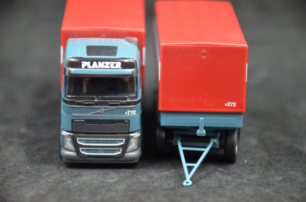 HERPA - TELAIO + minigonne laterali DAF XG / XG+ - 2 pezzi - 1/87