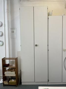 Armadi: Hoher Schrank – Usato da Männedorf venduto da glasfusion