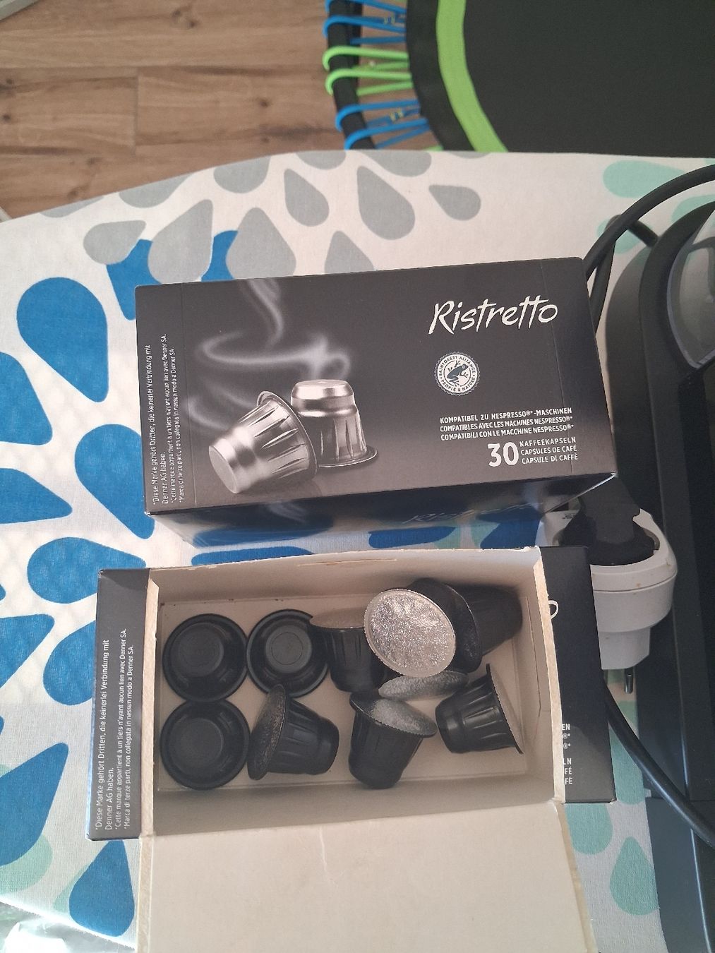 De'Longhi Kaffeemaschinen & Espressomaschinen: De Longhi Nespressomaschine – Gebraucht aus Bretzwil von 2cv0 2