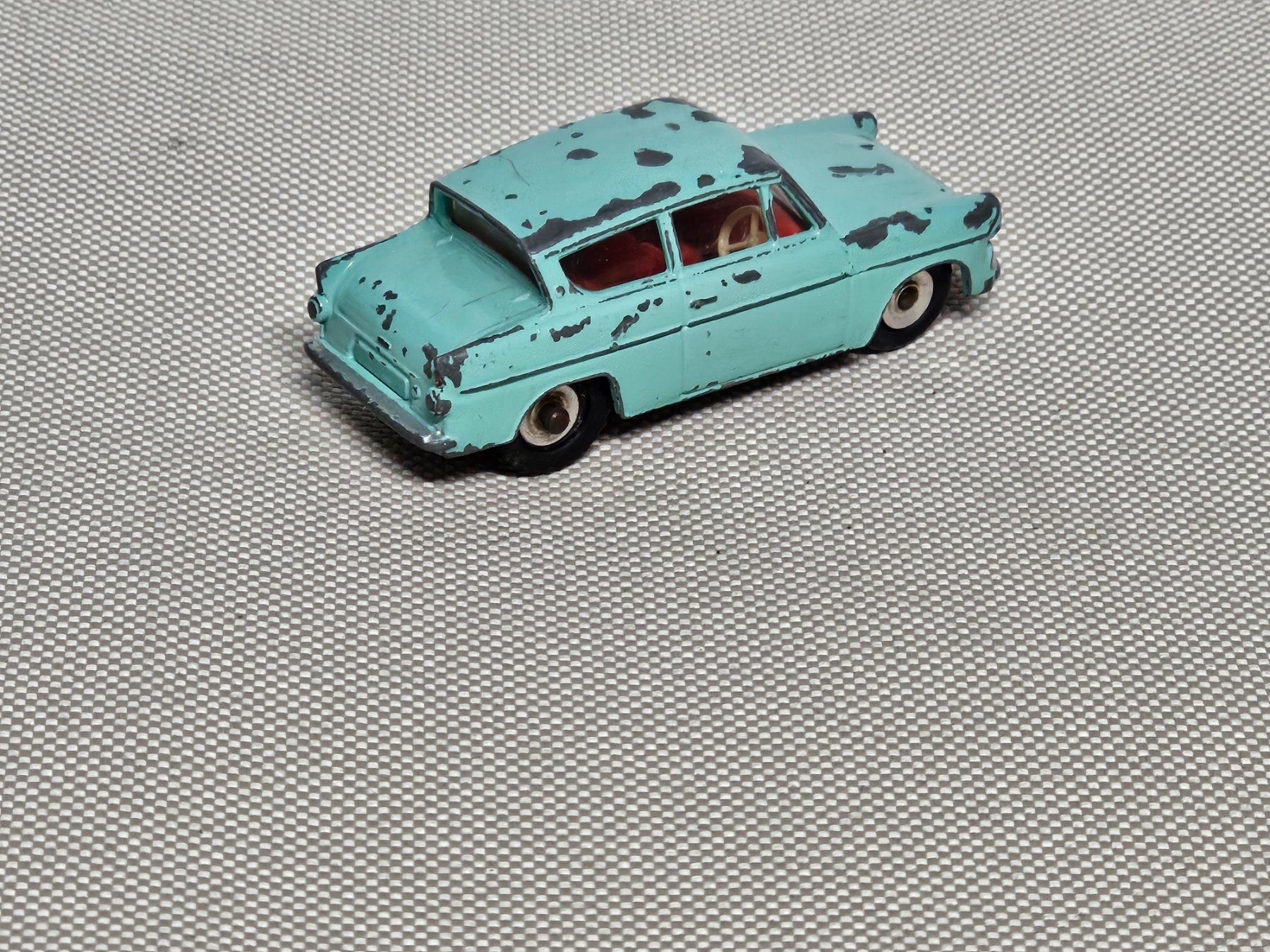 Dinky Toys Voitures modèles: Dinky Ford Anglia – D'occasion à Starrkirch-Wil par easygo13 1