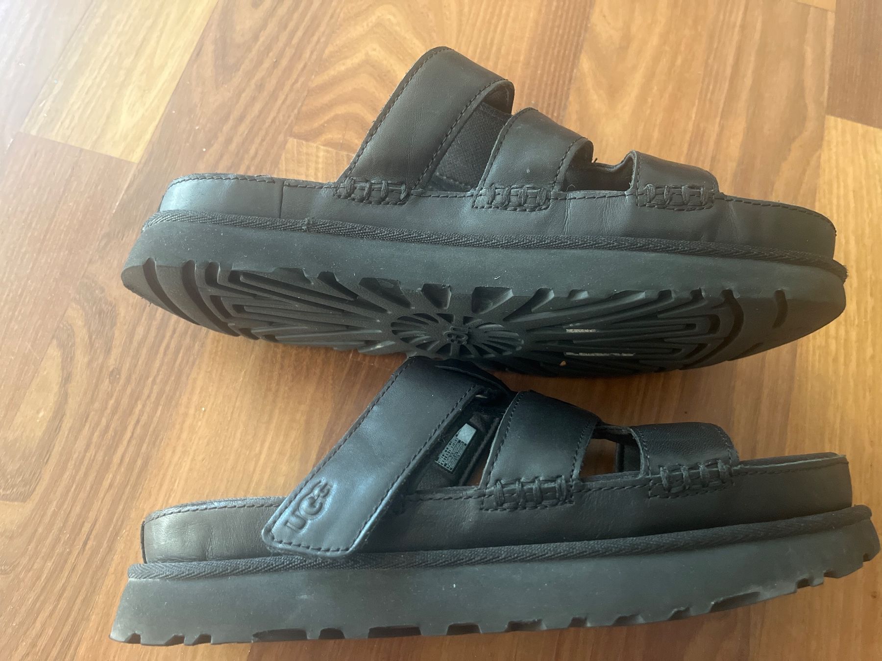 Ugg Damenschuhe: UGG 39.5 – Gebraucht aus Frauenfeld von Lollipop77 1