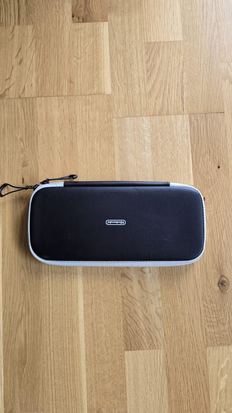 Nintendo Custodie protettive: Original Nintendo Switch Transporttasche – Usato da Nussbaumen AG venduto da Stoekli 2