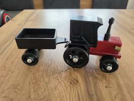 massiver Traktor mit Anhänger, Top Zustand!