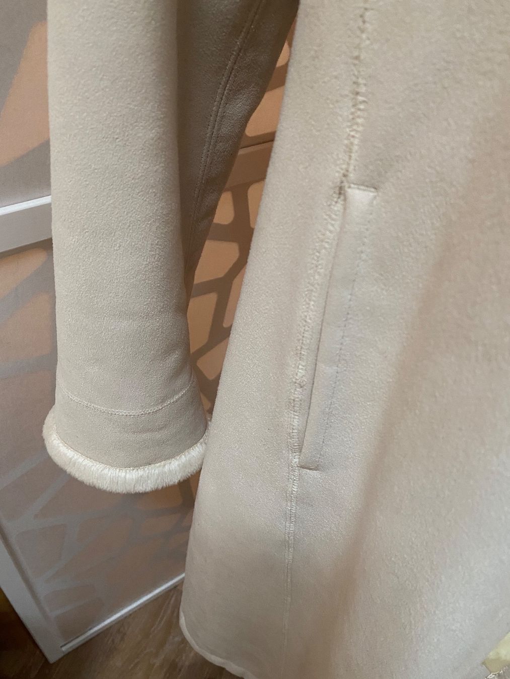 Mäntel: Great hooded off white coat. EUR40 – Neu (gemäss Beschreibung) aus Grund b. Gstaad von PlageNeige 3
