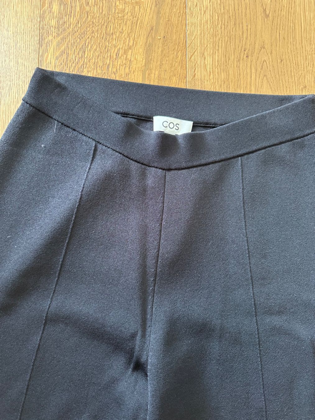 Cos Pantaloni: COS weite Strick Hose Schwarz M – Usato da Nidau venduto da Preloved_Nidau 1
