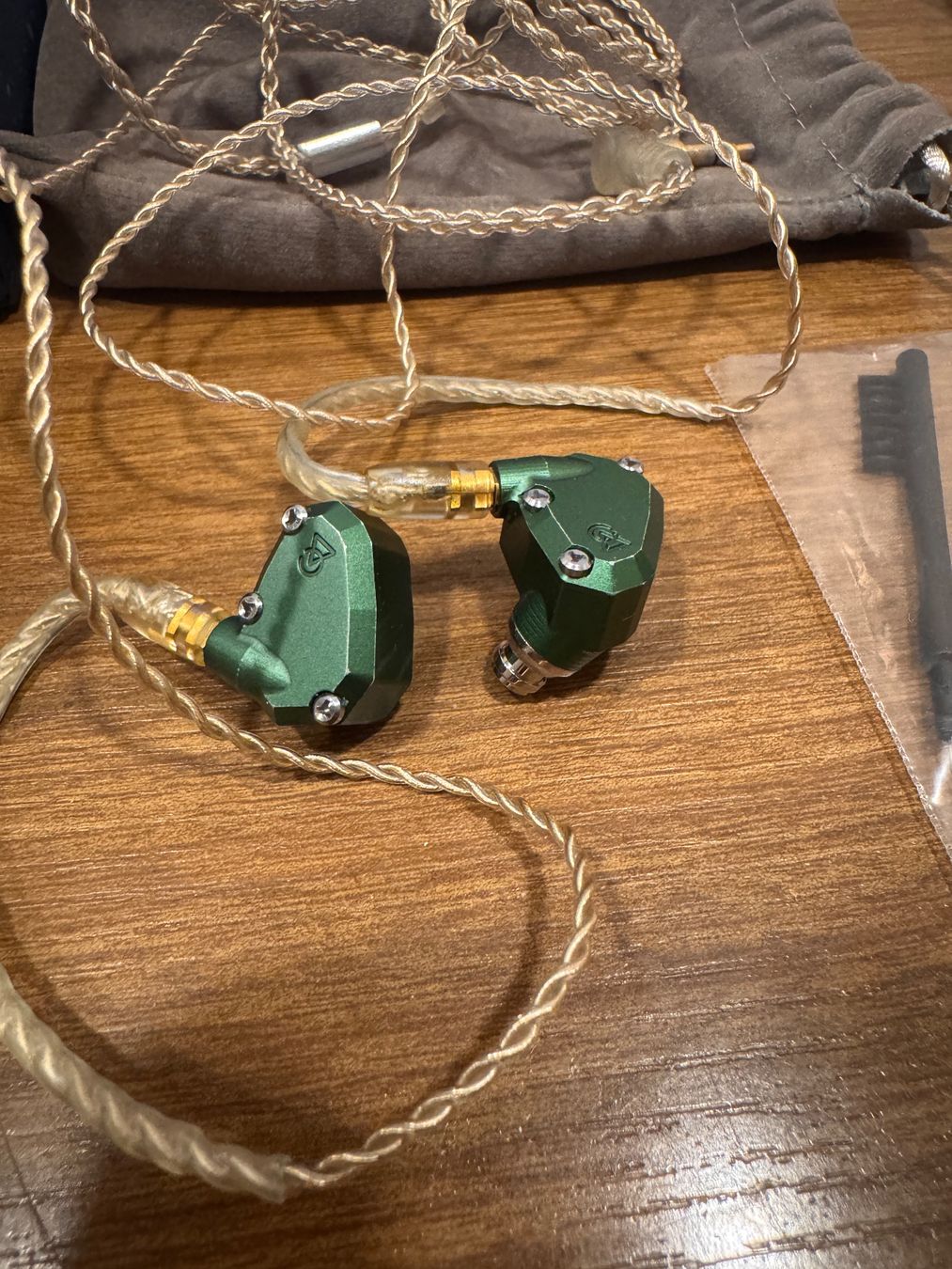 Cuffie: camfire Andromeda IEM CHF 1199 – Usato da Unterseen venduto da SONY-CoolGo 2