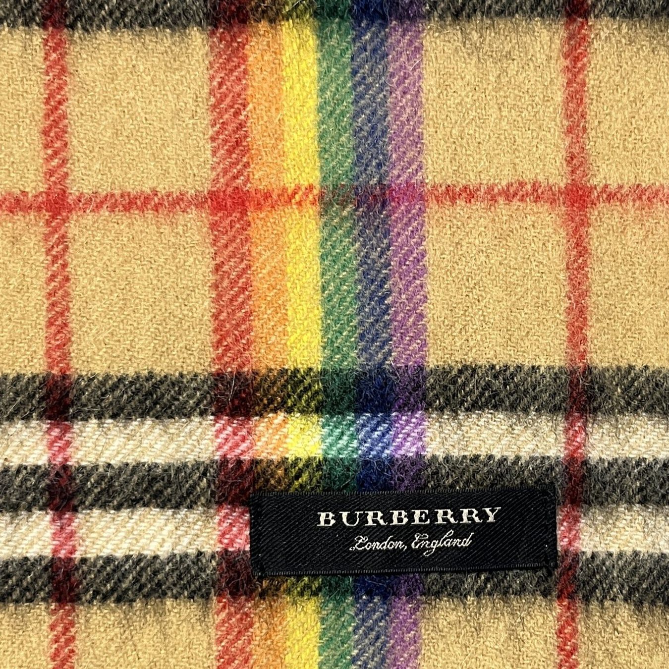 Burberry Foulard & Sciarpe: Vintage Burberry Scarf X Rainbow – Usato da Chamoson venduto da Sapoloshop 1
