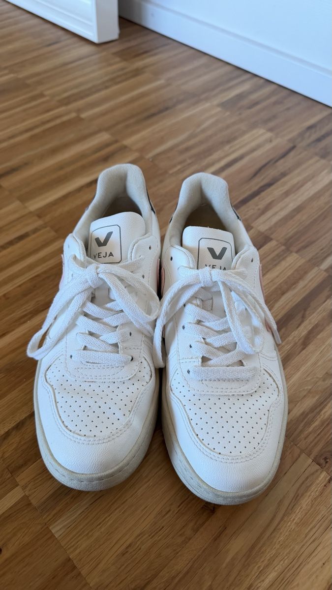 Veja Scarpe da donna: Veja Sneakers – Nuovo (secondo la descrizione) da Baar venduto da andrinamuellerr