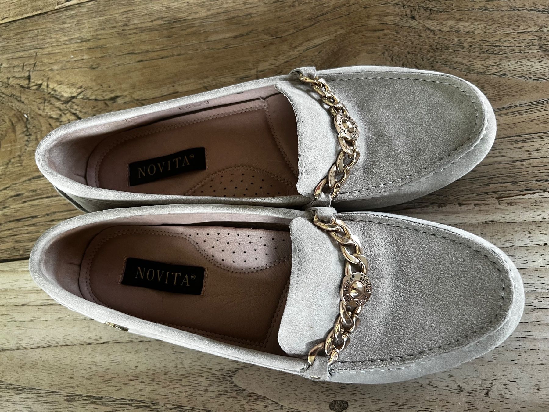 Scarpe da donna: Graue Novita – Usato da Chur venduto da MarcusinChur 2