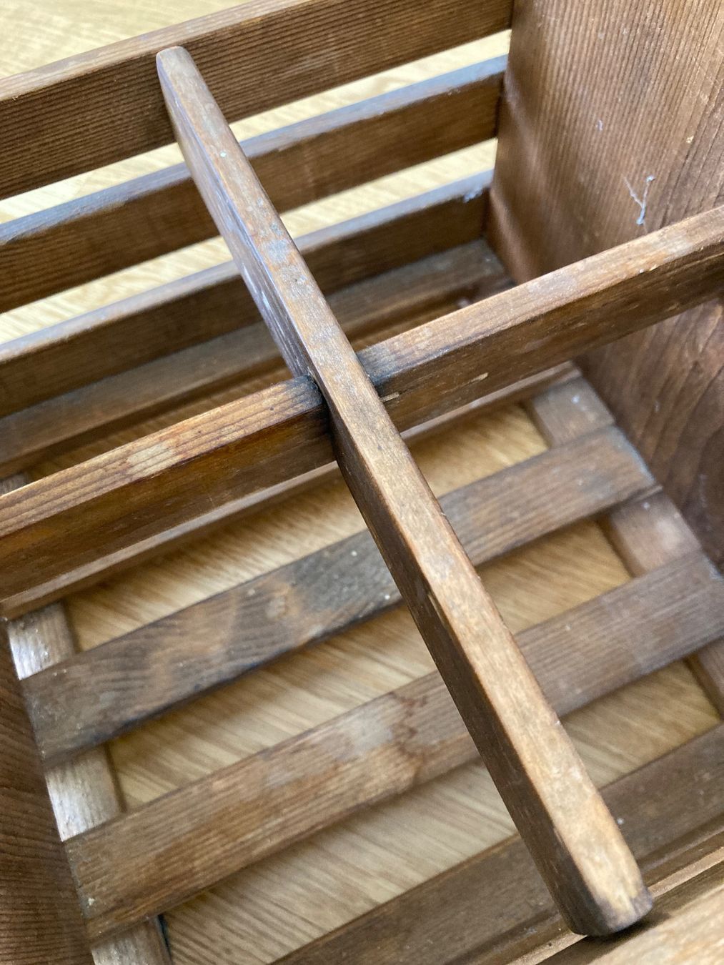 Articoli in legno: Holz Getränkehalter – Usato da Liebefeld venduto da schelps 1