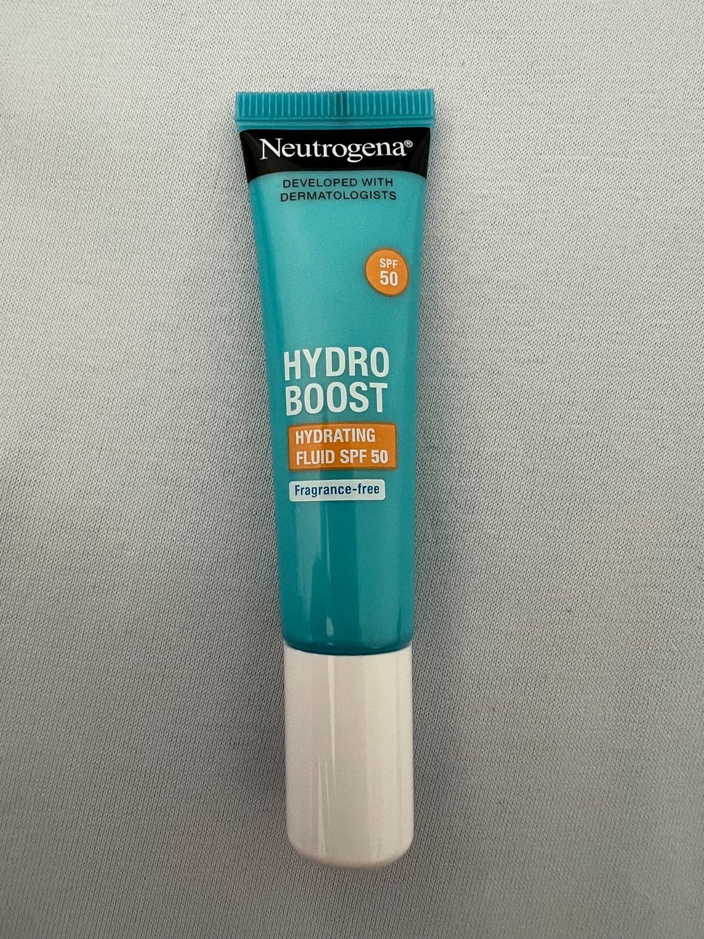 Gesichtspflege: Neutrogena Hydro Boost Hydrating Fluid SPF 50 15ml – Neu (gemäss Beschreibung) aus Stäfa von Schatztruhe05