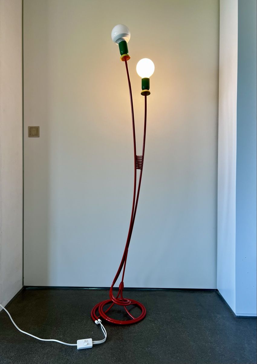 Lampade: Memphis Style Vintage Floor Lamp - 80s Postmodern – Usato da Oberägeri venduto da Theonose74 1