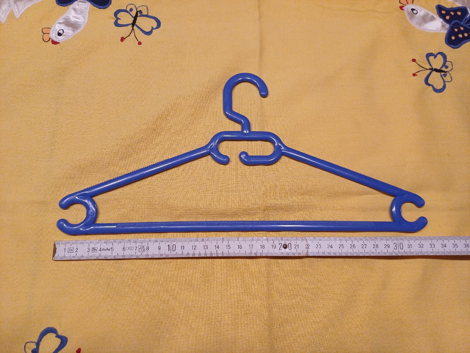 Appendiabiti: Blaue Kleiderbügel, 10 Stk., Kindergrösse – Usato da Röschenz venduto da mat_w9rm 1