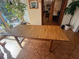 Esstisch aus Massivholz ausziehbar guter Zustand 