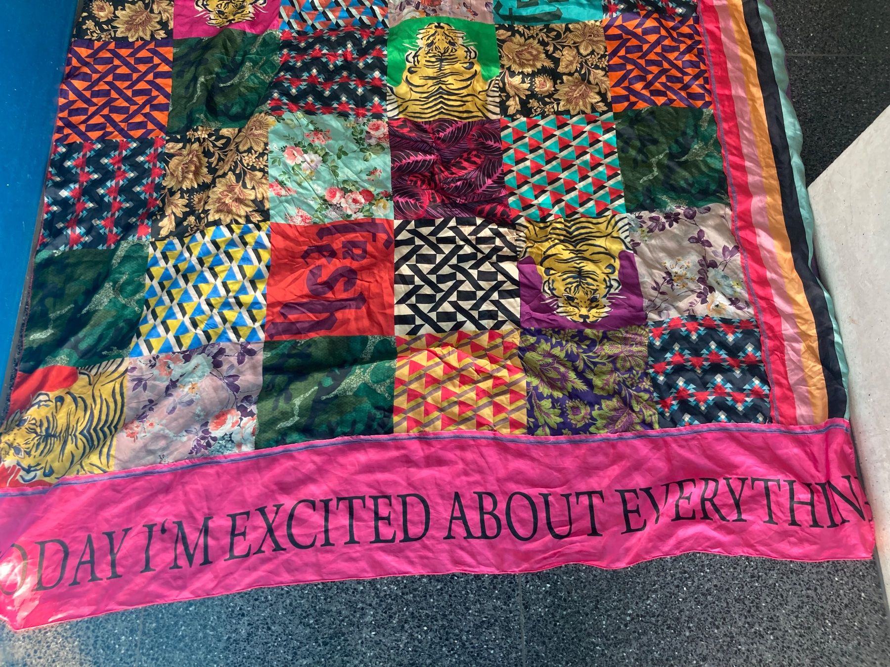 Foulard & Sciarpe: sehr grosses Foulard, Patchwork Style, Seide – Usato da Zürich venduto da Idbiw 4