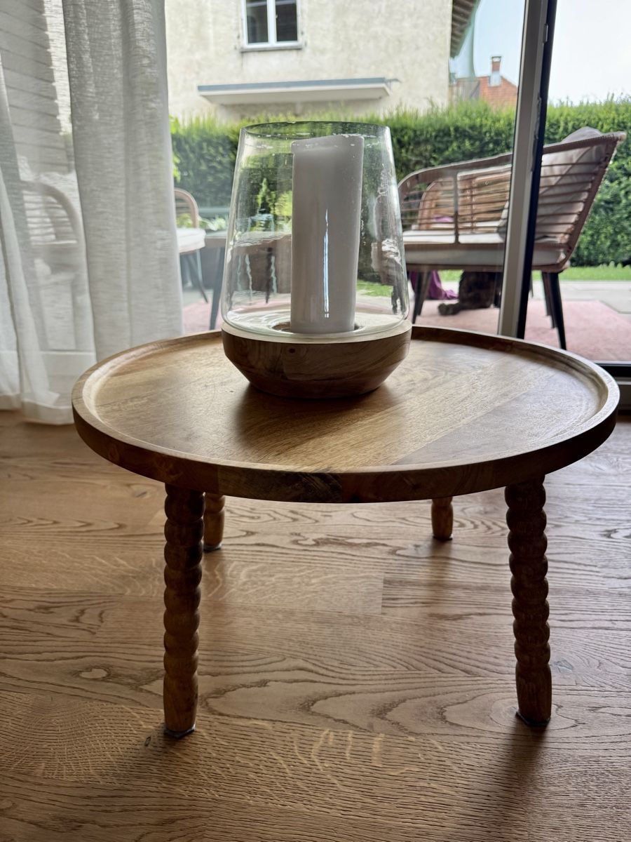 Maisons du monde Tische: Mangoholz Couchtisch – Gebraucht aus Steffisburg von mina-pam