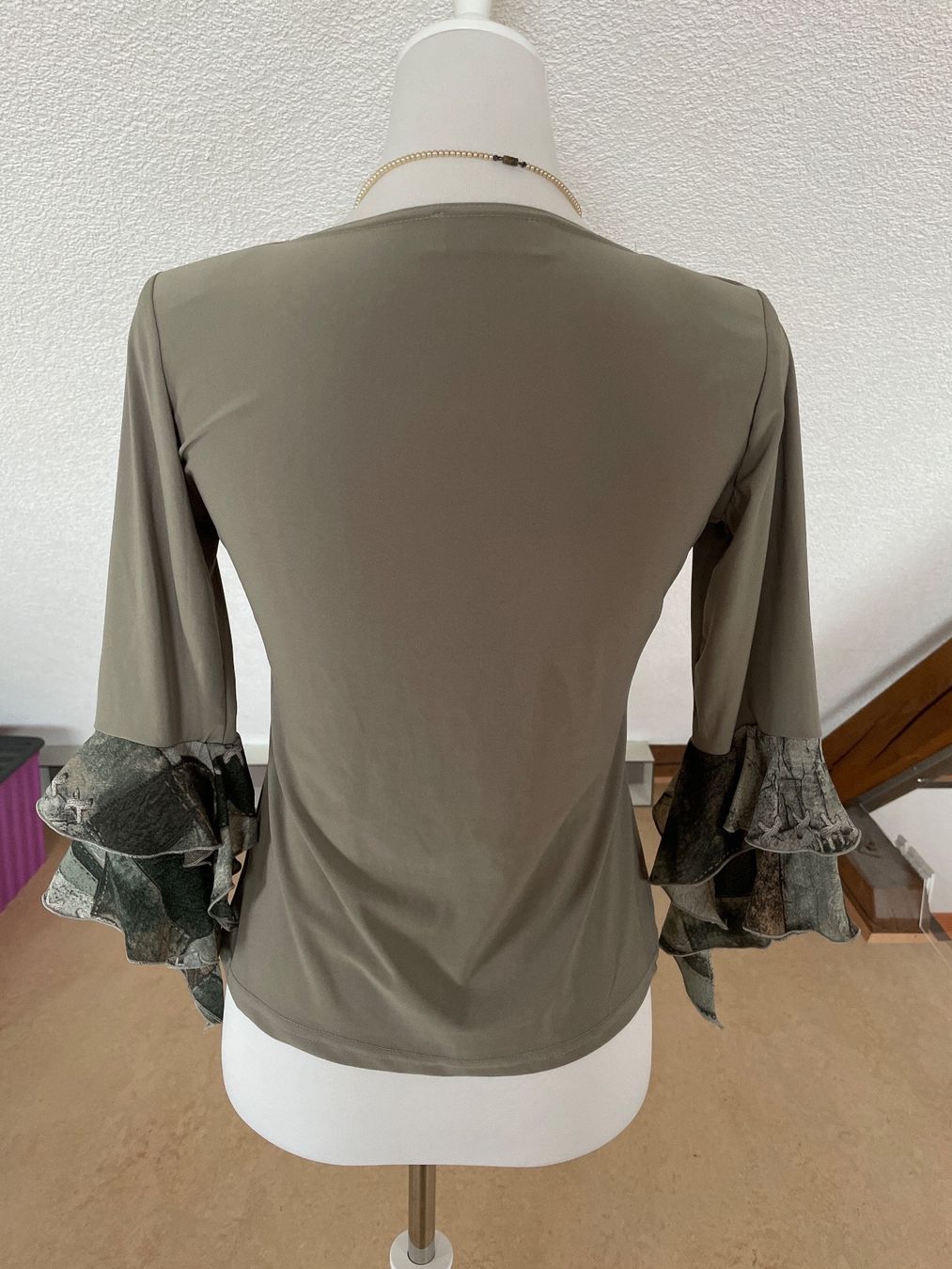 Maglioni & Felpe: Schönes Shirt / Calyx / T2 – Usato da Klingnau venduto da vollmond36 2