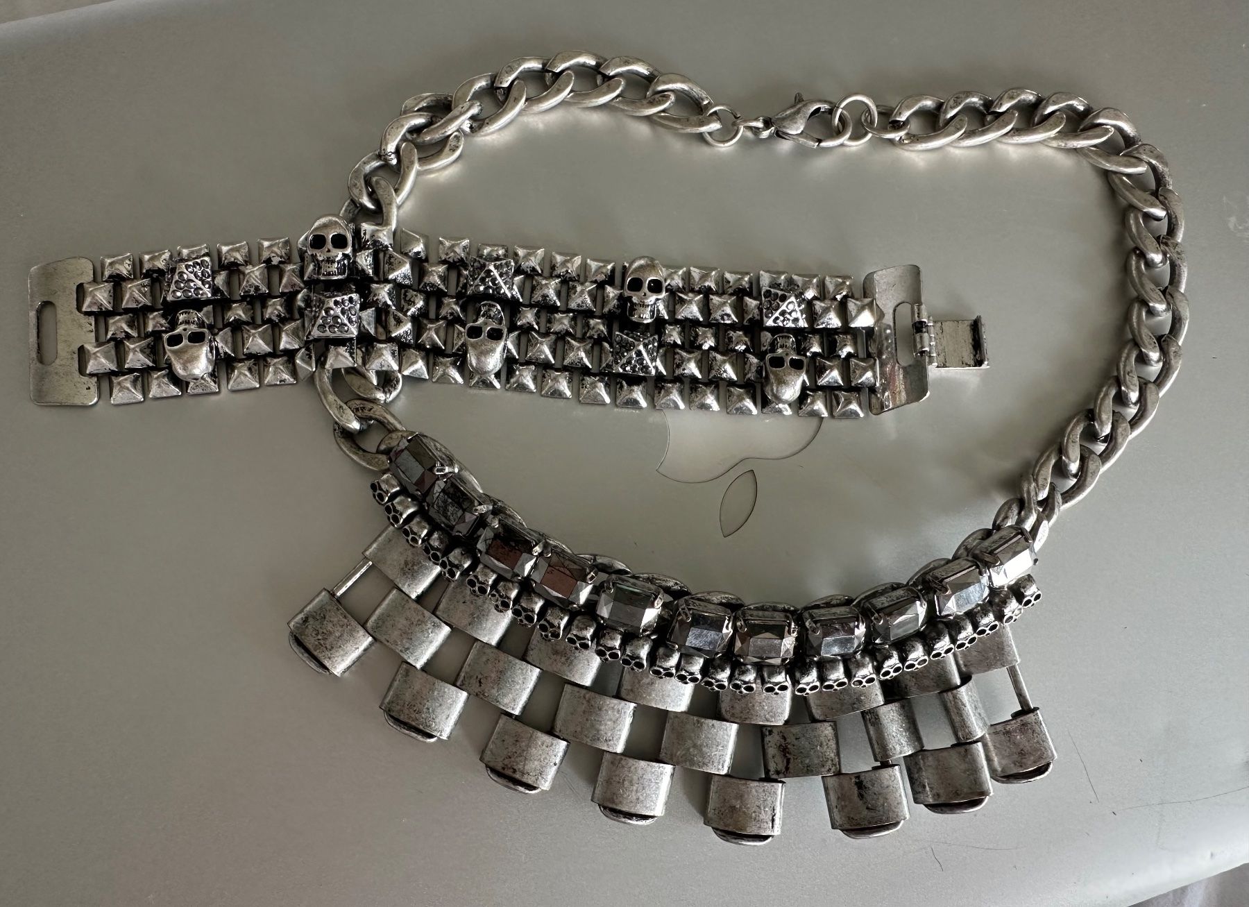 Mango Sonstiger Schmuck: Mango Schmuckset – Halskette & Armband mit Totenkopf-Motiv – Neu (gemäss Beschreibung) aus Zürich von cib_6krj 2
