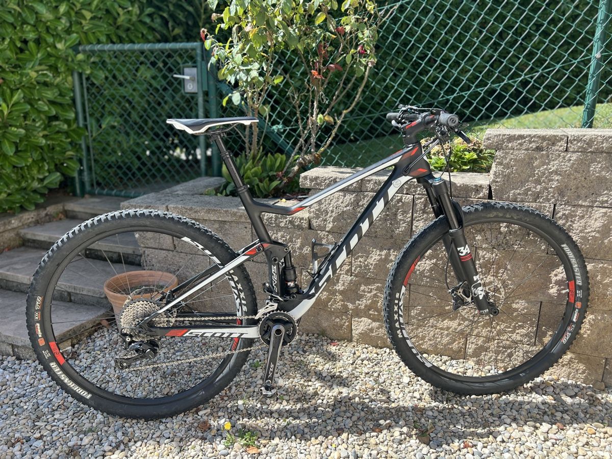 Scott Velos: VTT Scott Spark 920 carbone, taille L - Super état ! – Gebraucht aus Morges von Alexys23