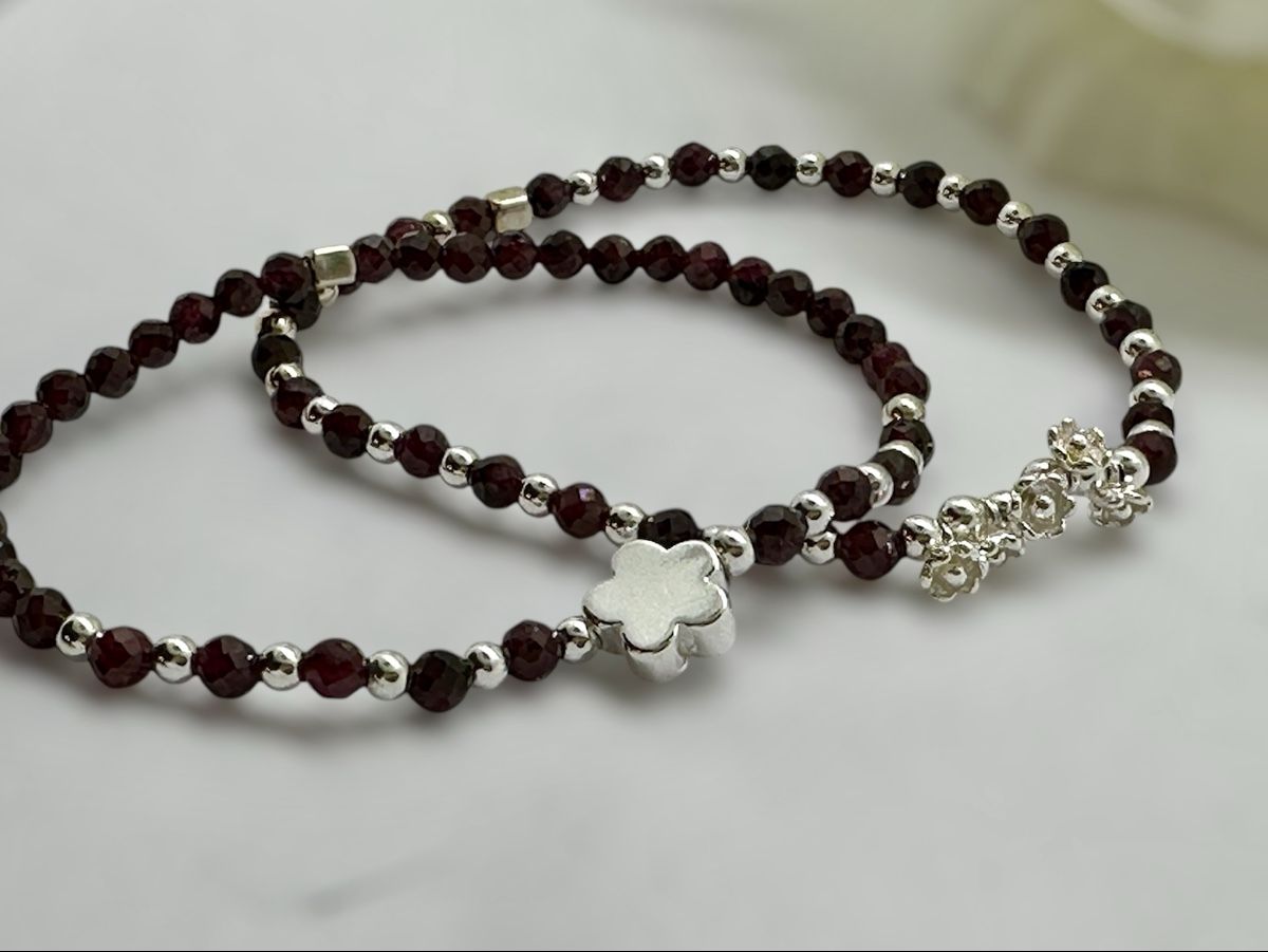 Bracciali & Braccialetti: 2 Granat Armbänder – Nuovo e nell'imballaggio originale da Niederglatt ZH venduto da Silberschmuck-design