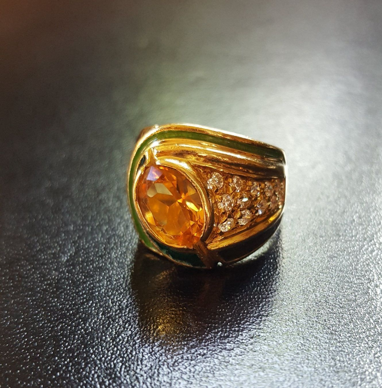 Ringe: 18 Karat 750 Massiv Gold Ring Mit Steine – Gebraucht aus Wald ZH von Aniade