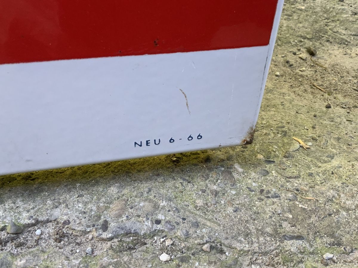 Insegne: Grosses TOTAL Emailschild top – Usato da Willisau venduto da Minali 2