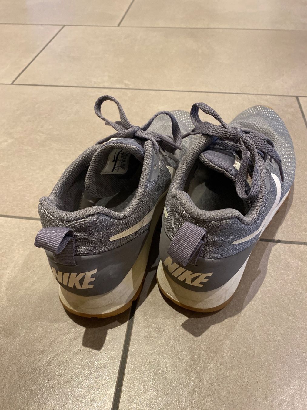 Nike Scarpe da uomo: Nike Damen Sneaker Schuh, Gr. 41 – Nuovo (secondo la descrizione) da Nottwil venduto da TOP_Saler 1