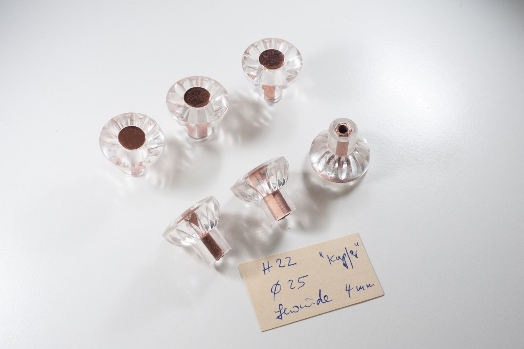 Quincaillerie: 2 Möbelknöpfe Plexiglas / Kupfer – D'occasion à Schwerzenbach par floridan 2
