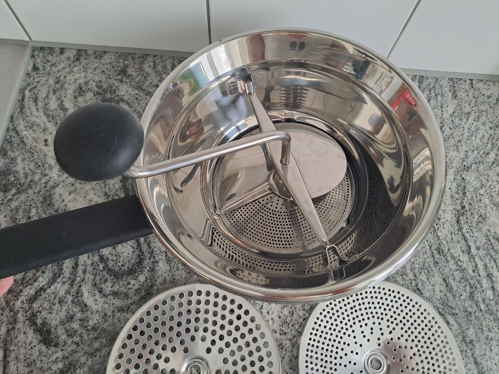 Küchengeräte: Passiermühle Edelstahl mit 3 Scheiben  – Gebraucht aus Rickenbach LU von bishiida 1