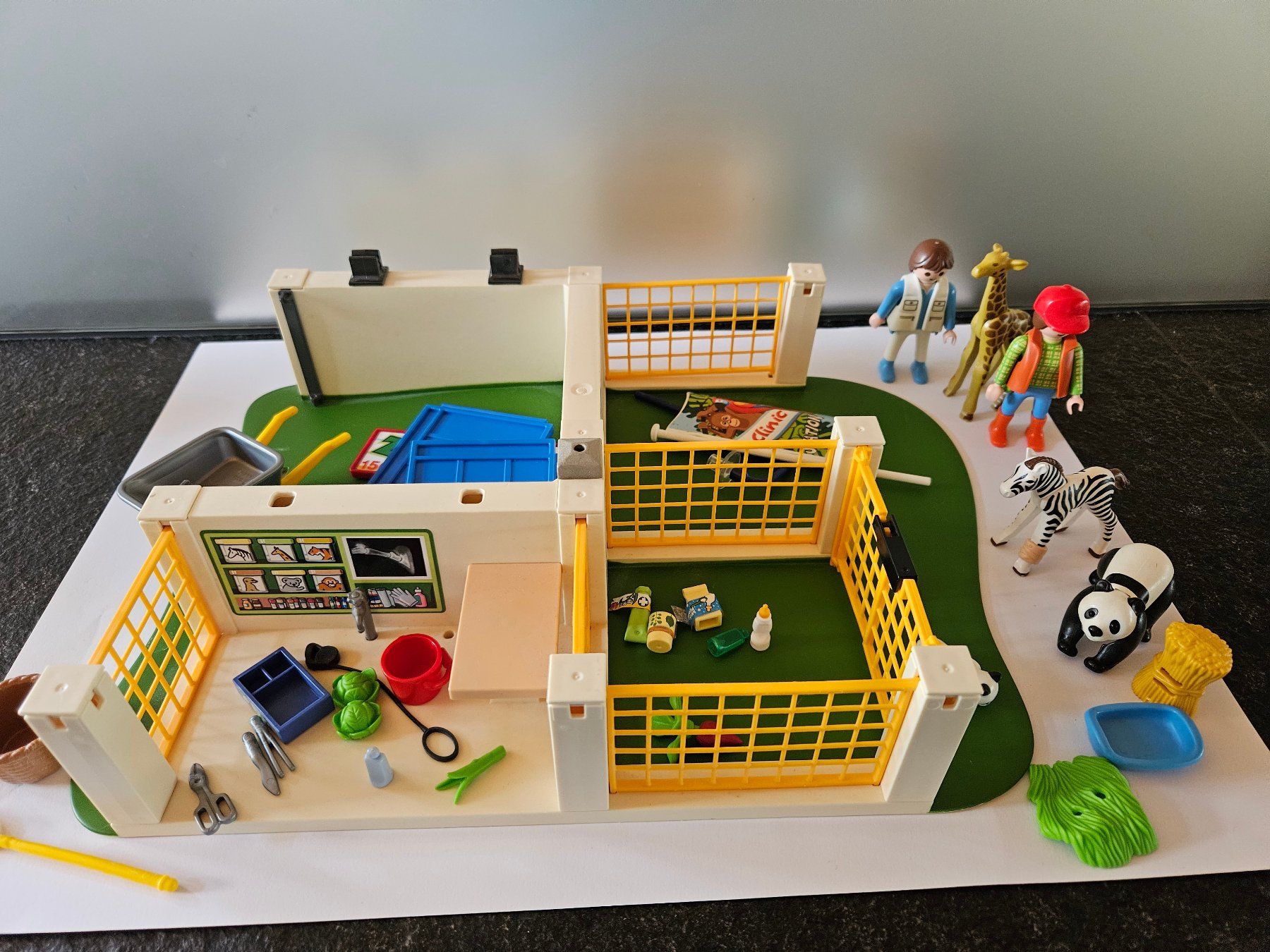 Playmobil Spielzeuge: Playmobil 4009 Zoo Pflegestation – Gebraucht aus Gontenschwil von regentag 1