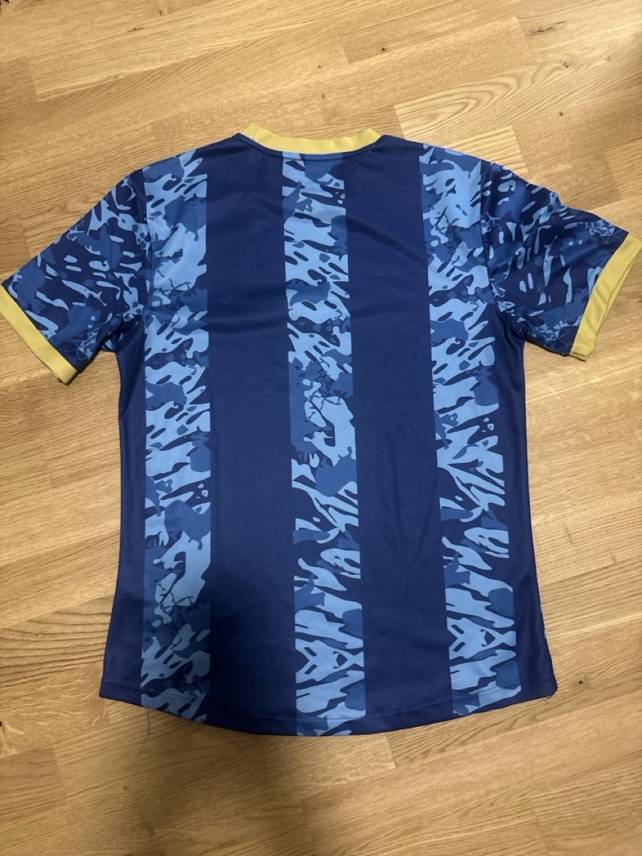 Canottiere & Pantaloni: Maillot de foot du Cap-Vert  L – Usato da Neuchâtel venduto da Market_Dematos 3