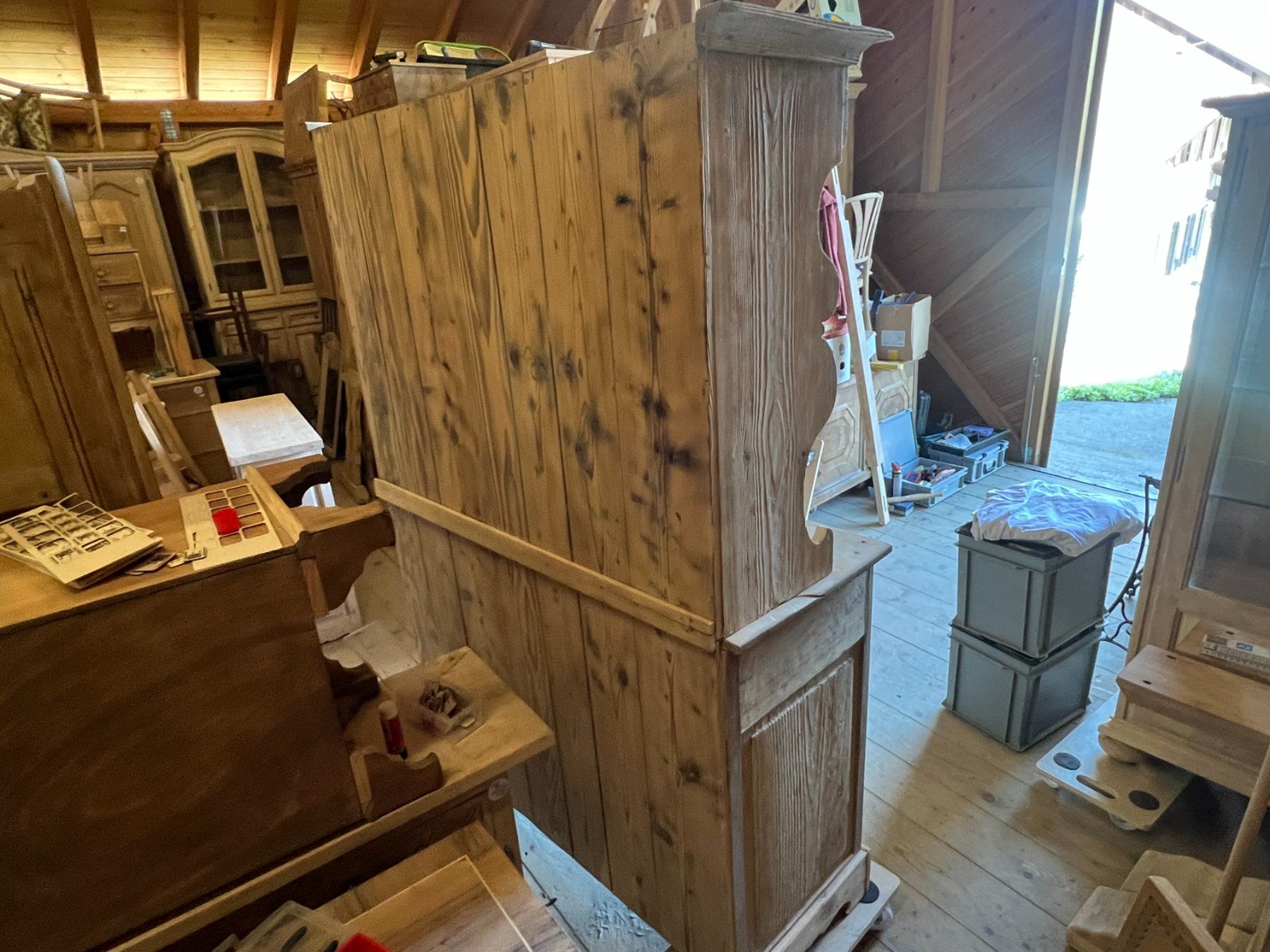 Credenze: ART 1088-H Buffet sablé – Usato da Pont-La-Ville venduto da BCMGLEAL 3